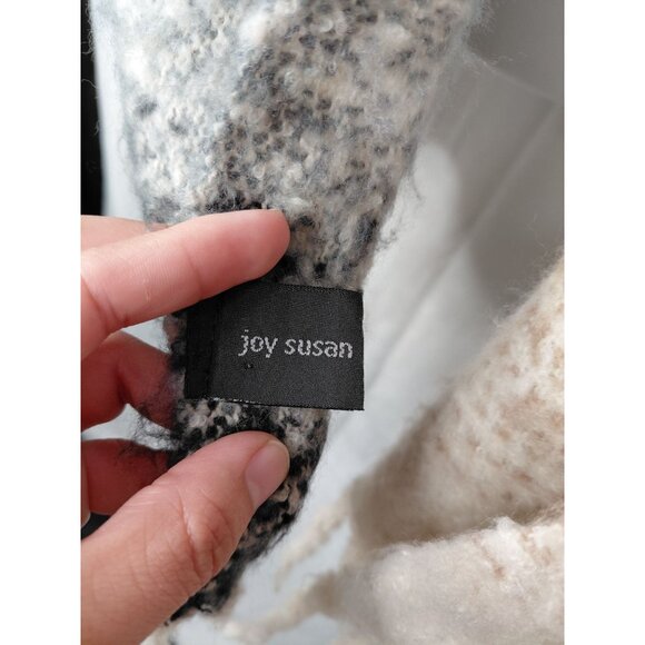 Joy Susan Womens Long Ombre Fringed Scarf - Picture 2 of 4